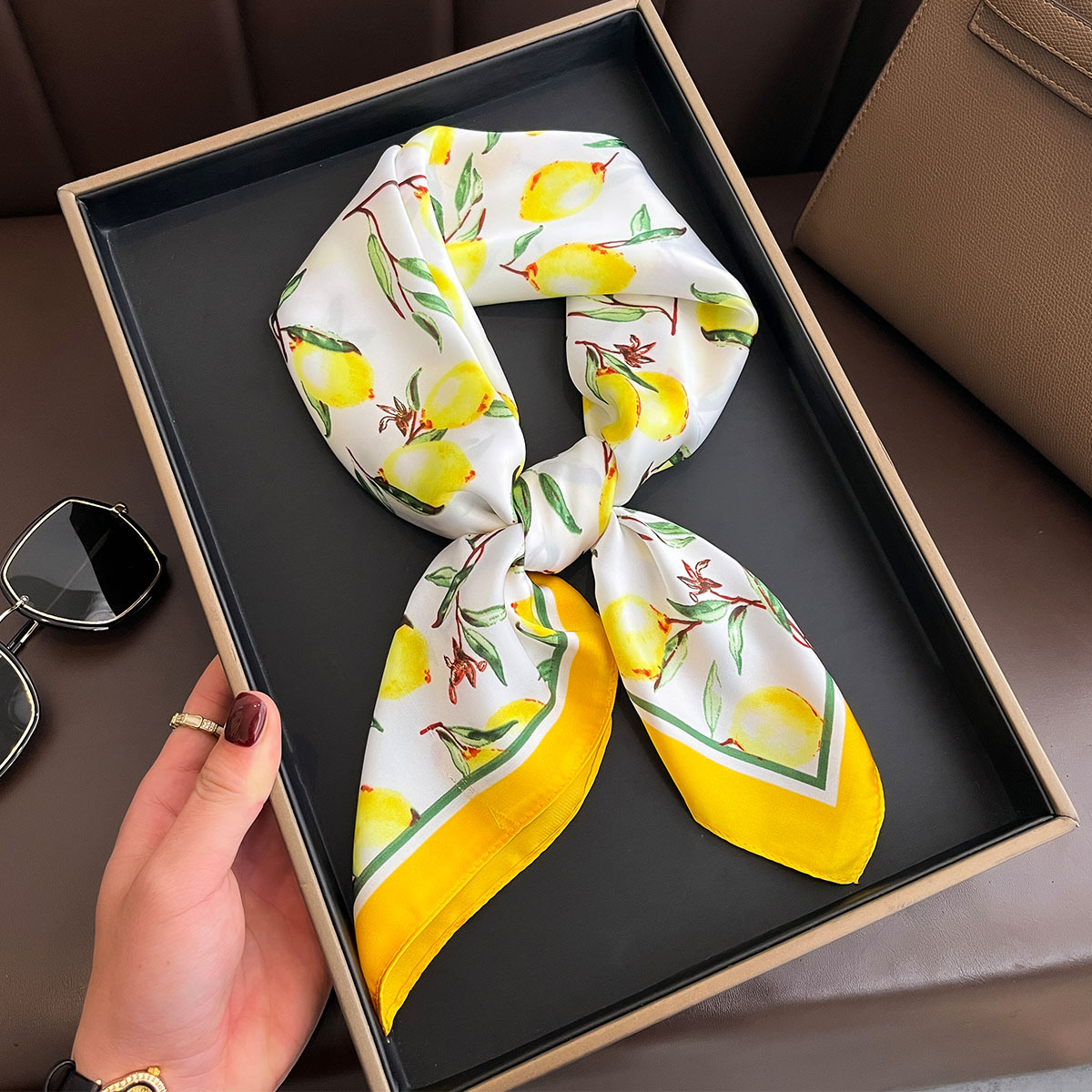 2025 New Yellow Lemon Print Sq - Ascot Neck Scarf ulasan dan harga