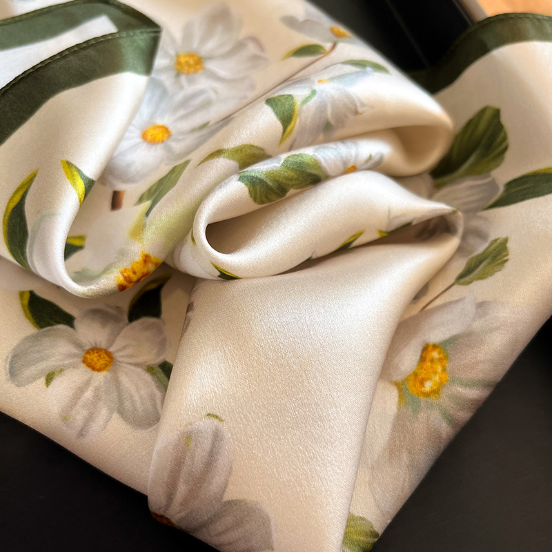Luxury 100% Silk Square Scarf  - Ascot Neck Scarf ulasan dan harga